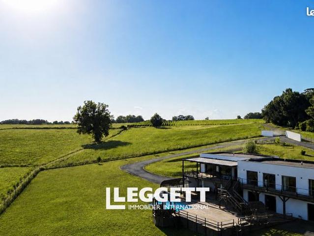 Maison 8 pièces 300 m²
