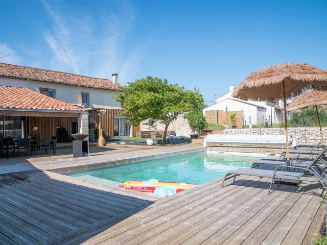 Maison 8 pièces 300 m²