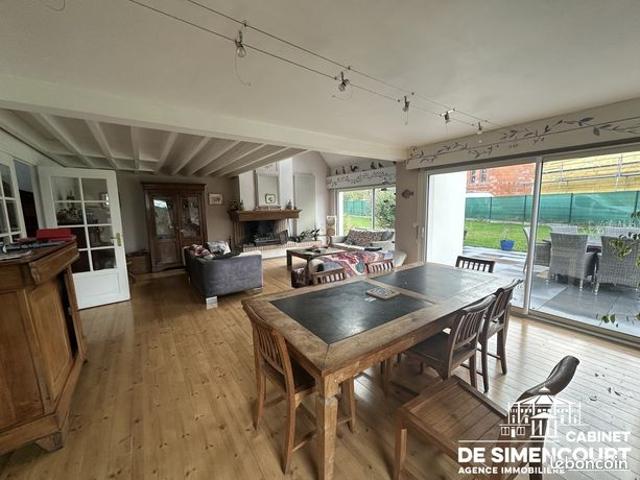 Maison 8 pièces 300 m²