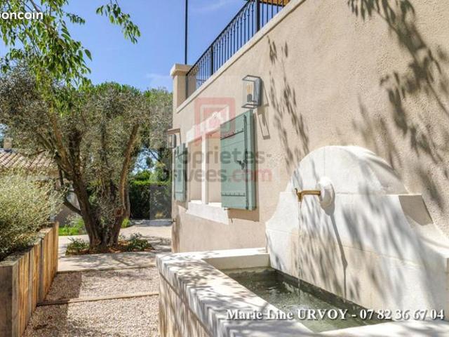 Maison 8 pièces 300 m²