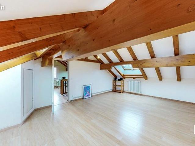 Maison 8 pièces 300 m²
