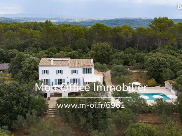 Maison 8 pièces 300 m²