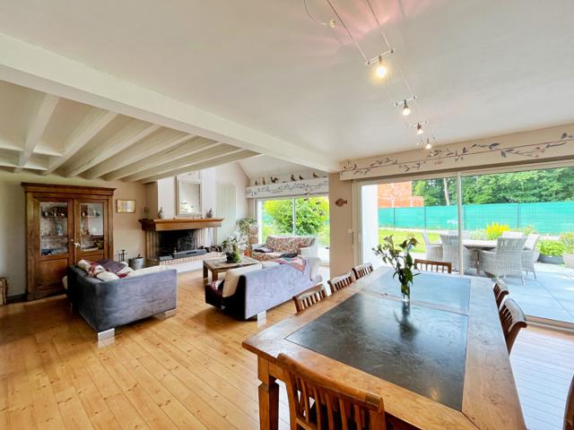 Maison 8 pièces 300 m²
