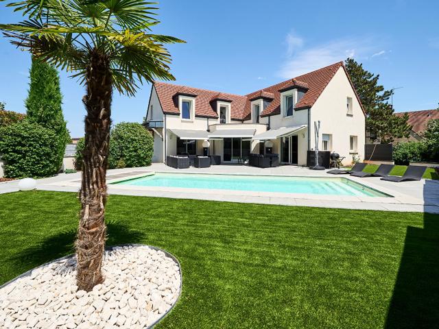 Maison 8 pièces 300 m²