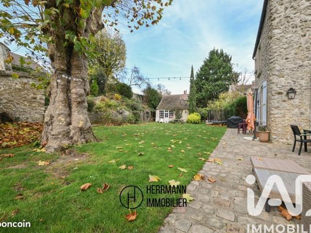 Maison 8 pièces 300 m²