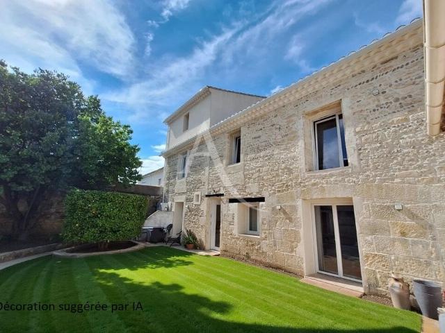 Maison 8 pièces 300 m²
