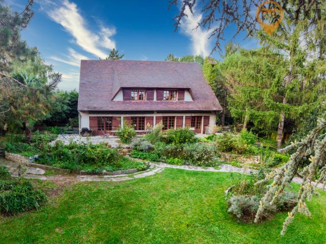 Maison 8 pièces 300 m²