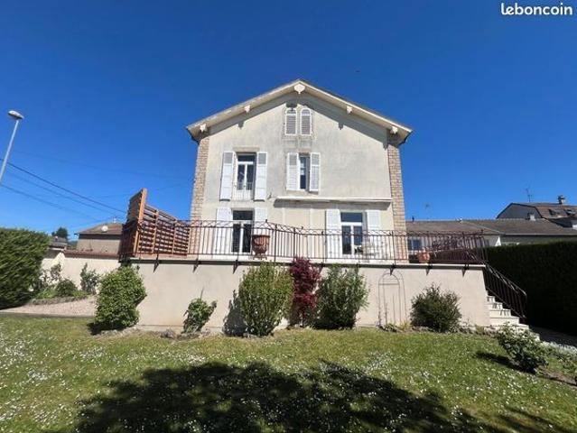 Maison 8 pièces 300 m²