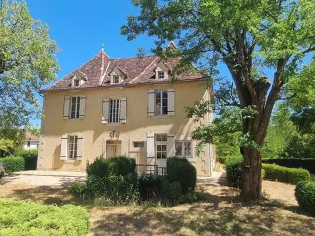 Maison 8 pièces 300 m²