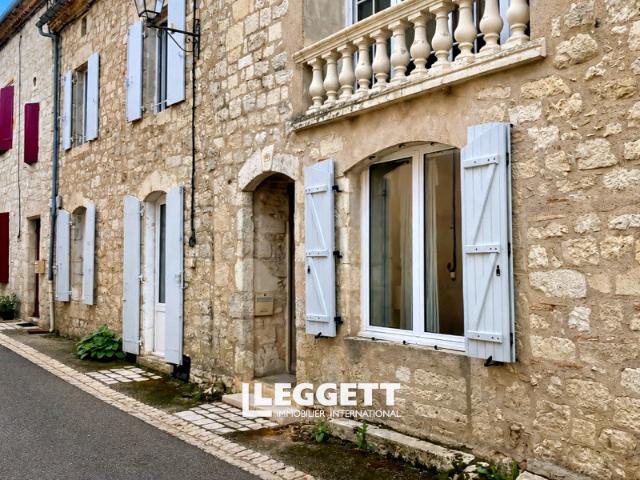 Maison 8 pièces 301 m²