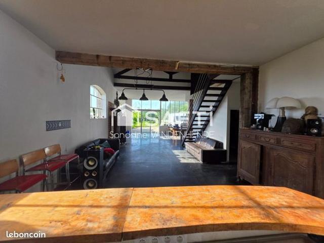 Maison 8 pièces 301 m²
