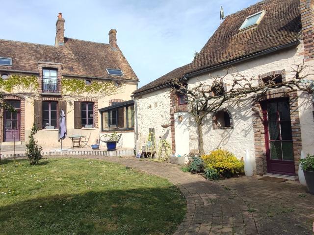 Maison 8 pièces 301 m²