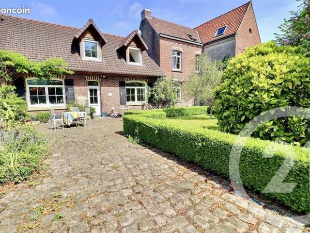 Maison 8 pièces 302 m²