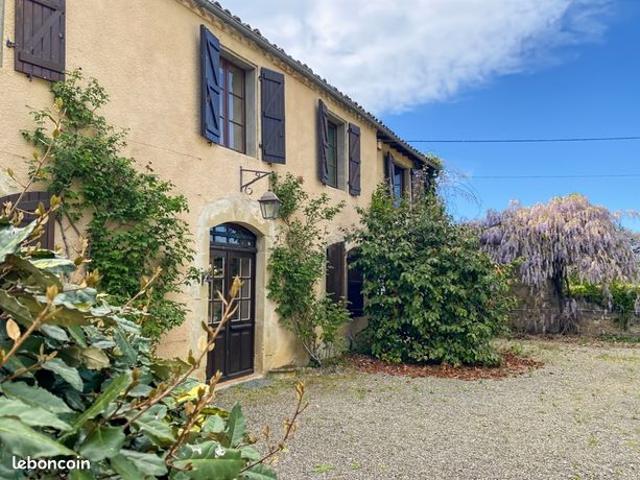 Maison 8 pièces 302 m²