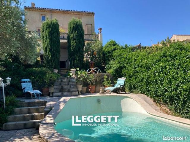 Maison 8 pièces 302 m²
