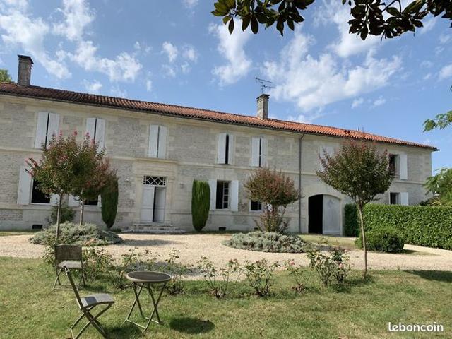 Maison 8 pièces 303 m²
