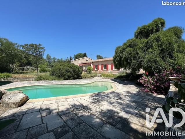 Maison 8 pièces 303 m²