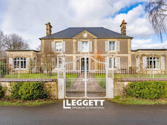Maison 8 pièces 315 m²