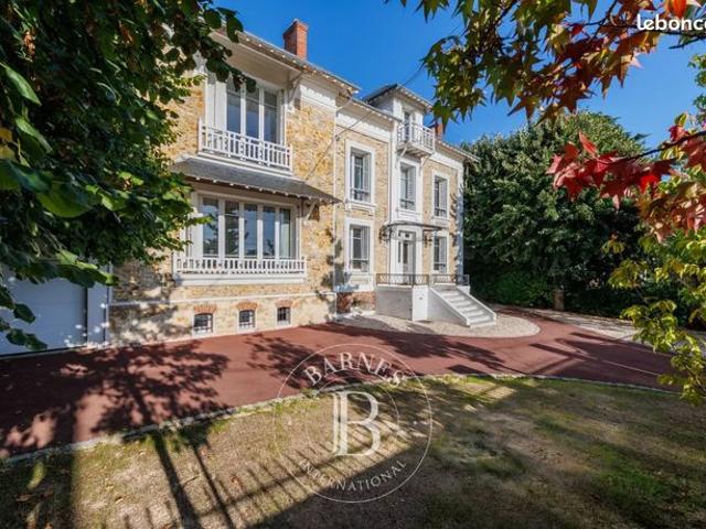 Maison 8 pièces 315 m²