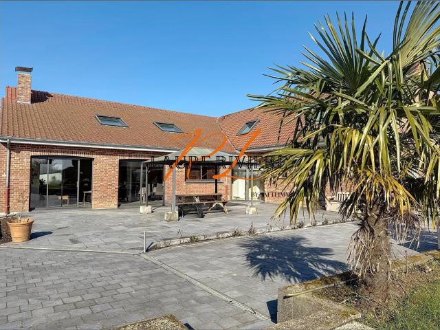 Maison 8 pièces 315 m²