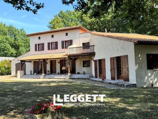 Maison 8 pièces 315 m²