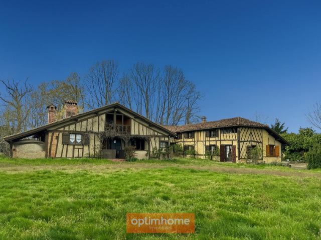 Maison 8 pièces 315 m²