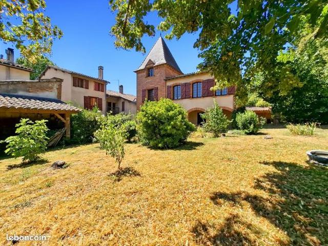 Maison 8 pièces 315 m²