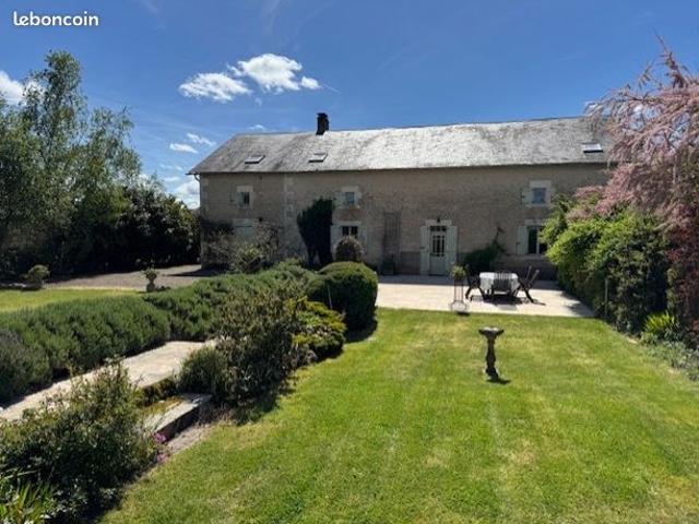 Maison 8 pièces 315 m²