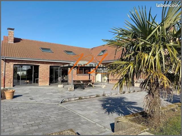 Maison 8 pièces 315 m²