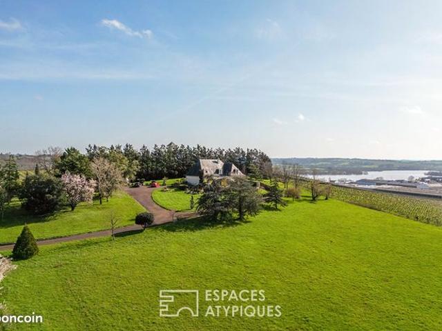 Maison 8 pièces 317 m²