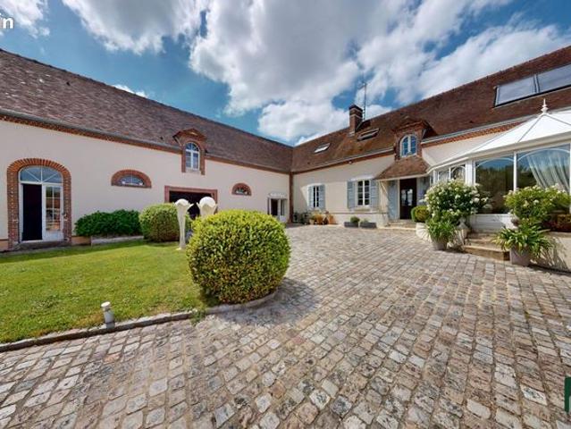 Maison 8 pièces 317 m²