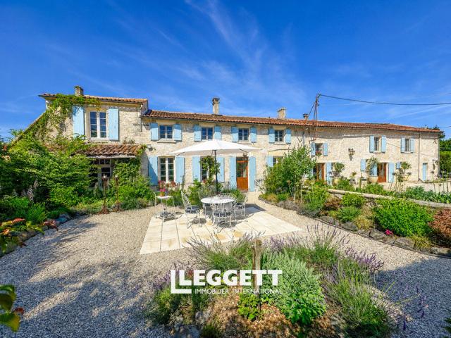 Maison 8 pièces 319 m²