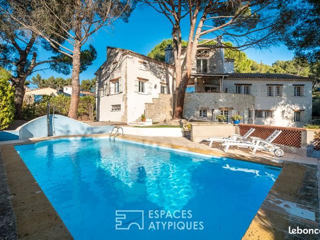 Maison 8 pièces 310 m²