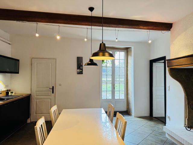 Maison 8 pièces 310 m²