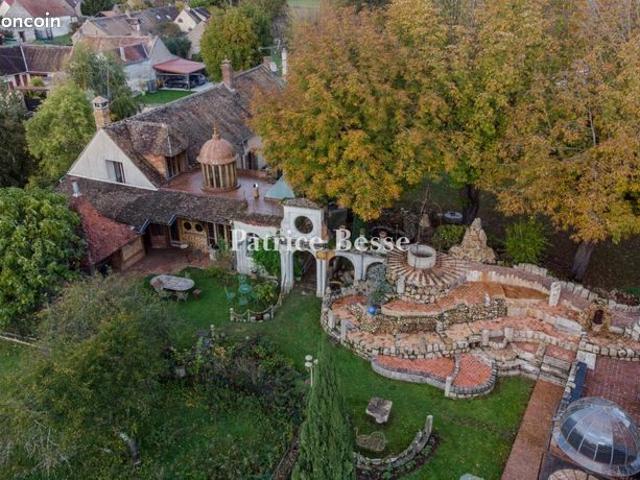 Maison 8 pièces 310 m²
