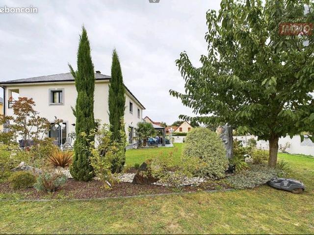 Maison 8 pièces 310 m²