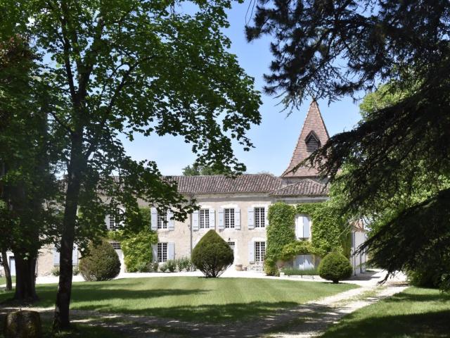 Maison 8 pièces 310 m²
