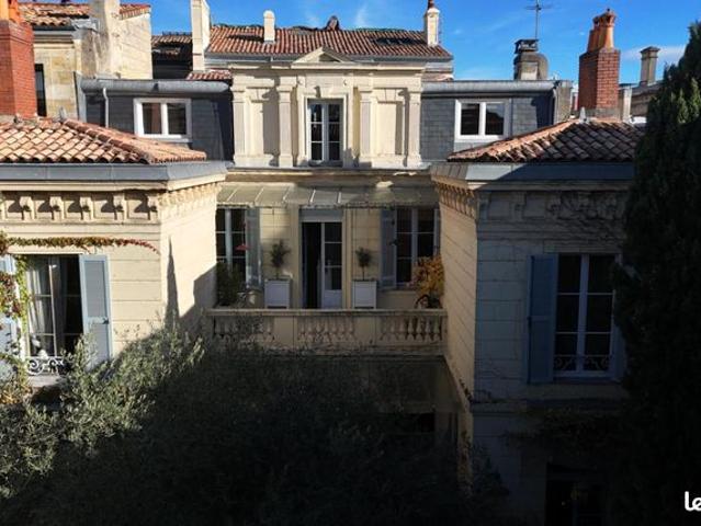 Maison 8 pièces 310 m²