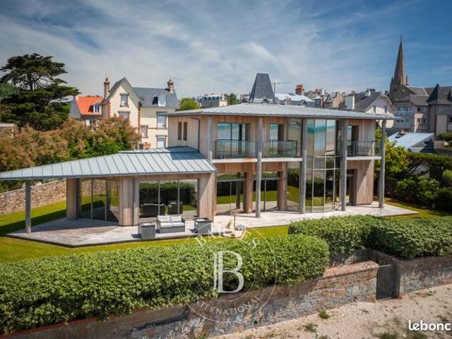 Maison 8 pièces 310 m²