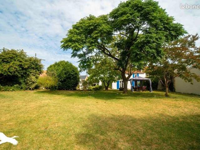 Maison 8 pièces 310 m²