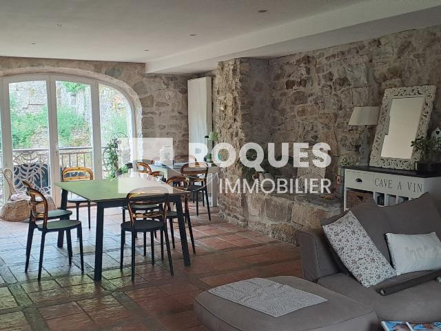 Maison 8 pièces 311 m²