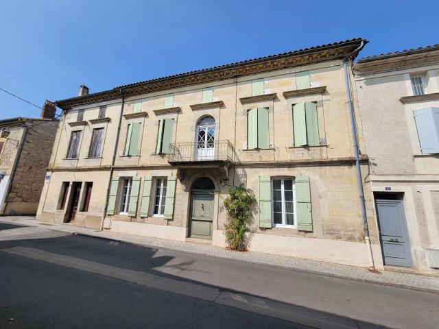 Maison 8 pièces 311 m²