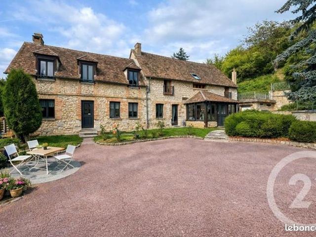 Maison 8 pièces 311 m²