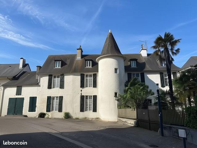 Maison 8 pièces 311 m²