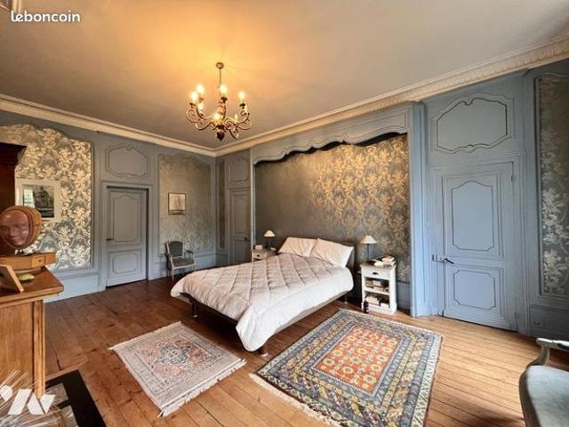 Maison 8 pièces 312 m²