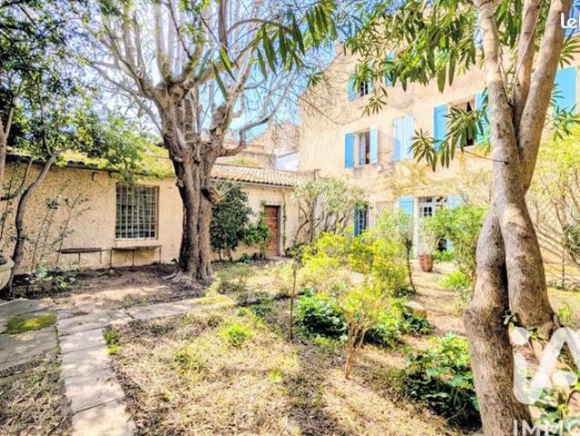 Maison 8 pièces 312 m²