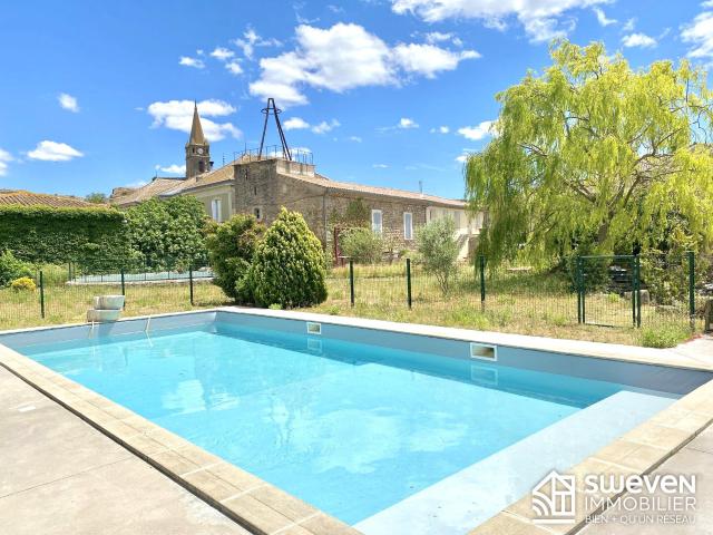 Maison 8 pièces 313 m²