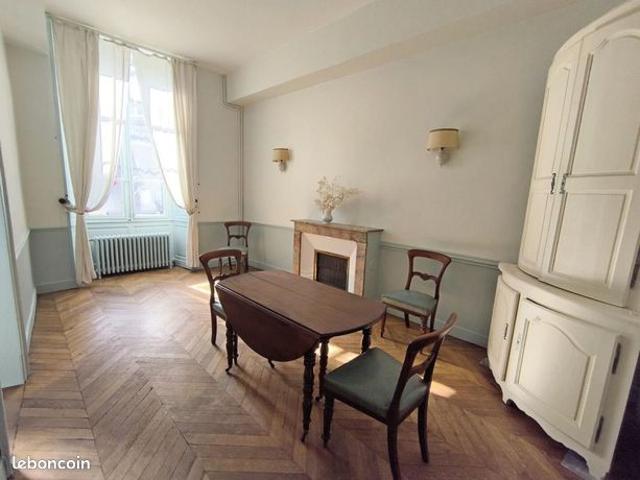 Maison 8 pièces 324 m²