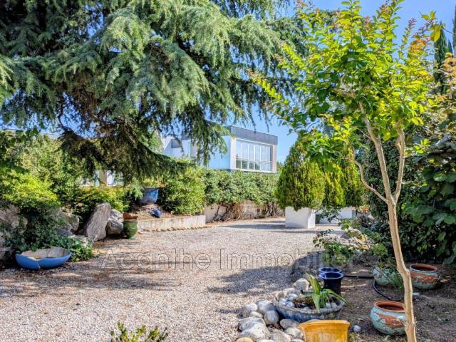 Maison 8 pièces 324 m²