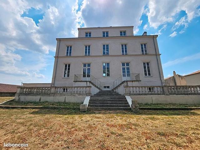 Maison 8 pièces 325 m²